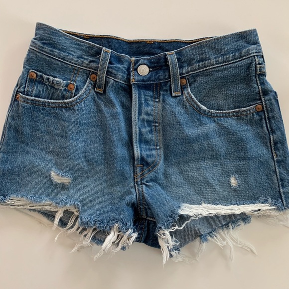 Levi’s 501 High waisted jeans shorts size 24 - Picture 1 of 2